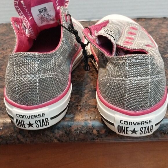 Converse NEW Glitter Slip-Ons...SIZE 1 - Picture 3 of 7